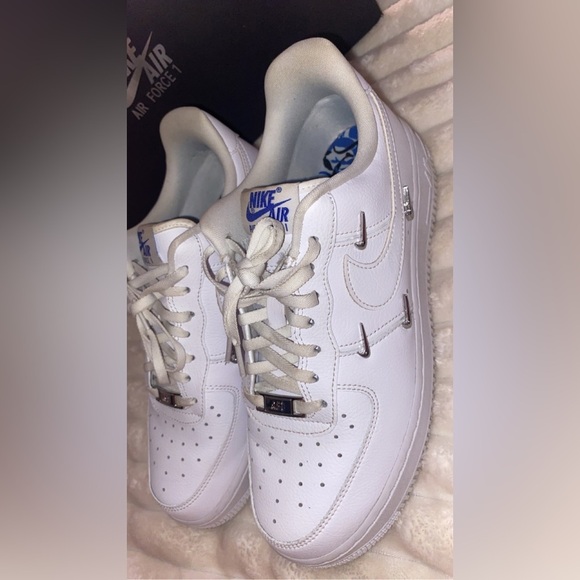 Nike Air Force 1 Low ‘07 LX White Sisterhood CT1990-100 Women’s 8.5 With Box - Picture 1 of 16